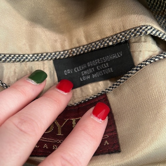 Vintage Burberrys Tweed Blazer - Picture 9 of 9